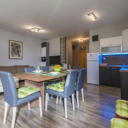 Vlatka - Novi Vinodolski