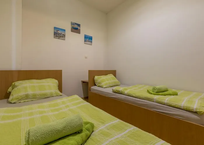 Vlatka - Apartment Novi Vinodolski